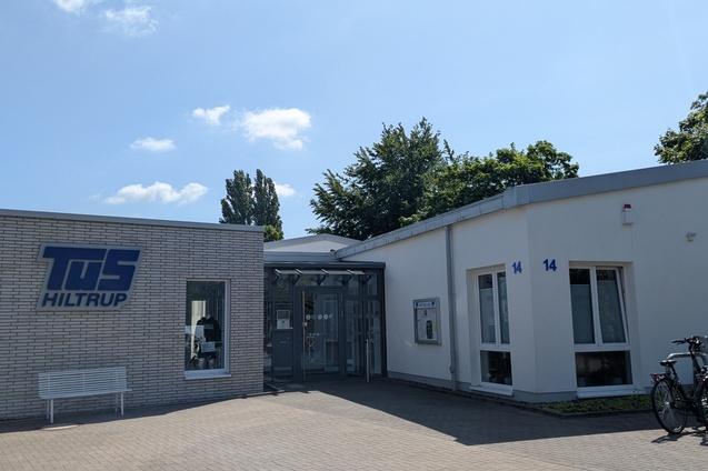 Geschäftsstelle TuS Hiltrup Blick auf den Eingang vom TuS Zentrum