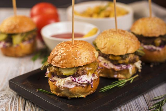 Grillen rund um die Welt: selbstgemachte Mini-Burger